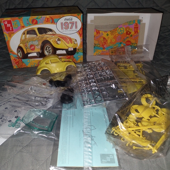 NIB remake of 1971 Coca-Cola Volkswagen "Superbug Gasser" - Picture 4 of 4